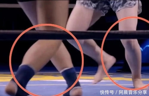  [李连杰]史上最欠揍的穿帮镜头：关晓彤的腿我忍了，李连杰身后那是谁？