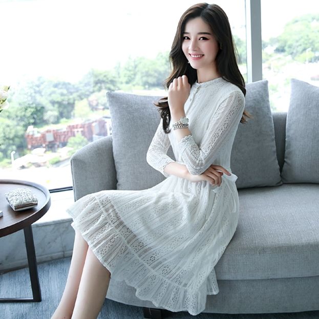 40岁女人穿蕾丝裙+丝袜，韵味十足美嫩20岁，款款精致，美爆