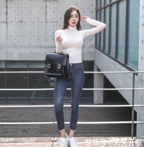 舒适■秀气的牛仔裤美女,展现甜美干练的优雅!