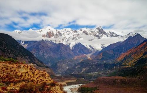墨脱是美丽的西藏林芝市的一个县，西藏的最神秘之地