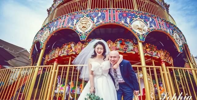  婚纱：婚礼当天婚纱礼服要选几套？答案在这儿！
