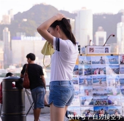  『美女』美丽动人的美女街拍：清澈甜美的美女，给你清新的感觉