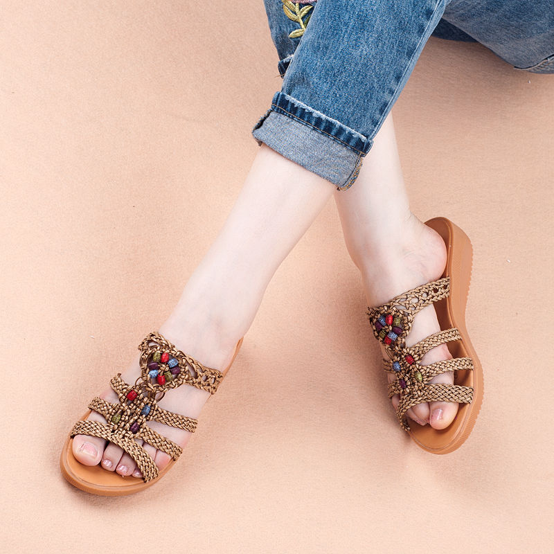 爱美的你,还缺少一双时尚性感的凉鞋,洋气减龄像少女一样