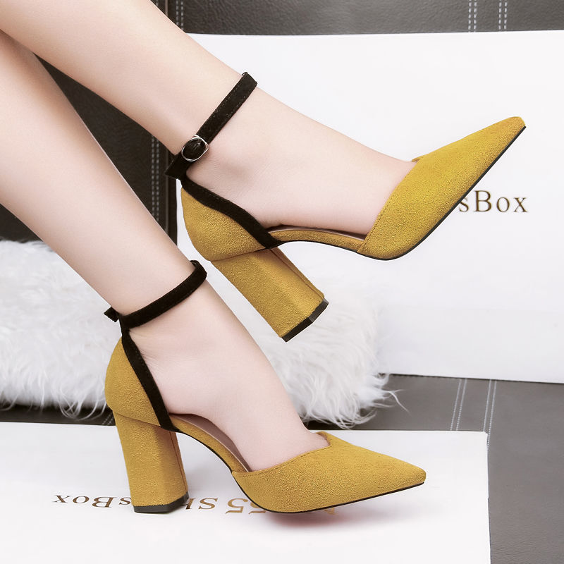 不到1米6小个子女生，多穿穿这样的高跟鞋，美得路人一路三回头