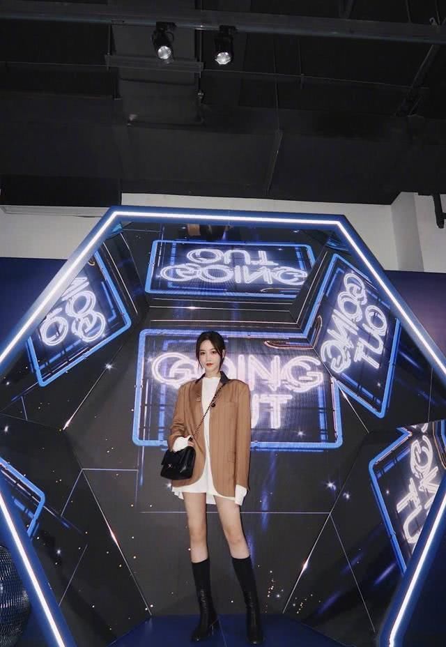  色彩■春夏学会色彩搭配：穿得好才时髦显气质