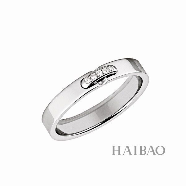 这届世界杯,球星太太们不遗余力地给球迷们好好上了一堂时尚配饰