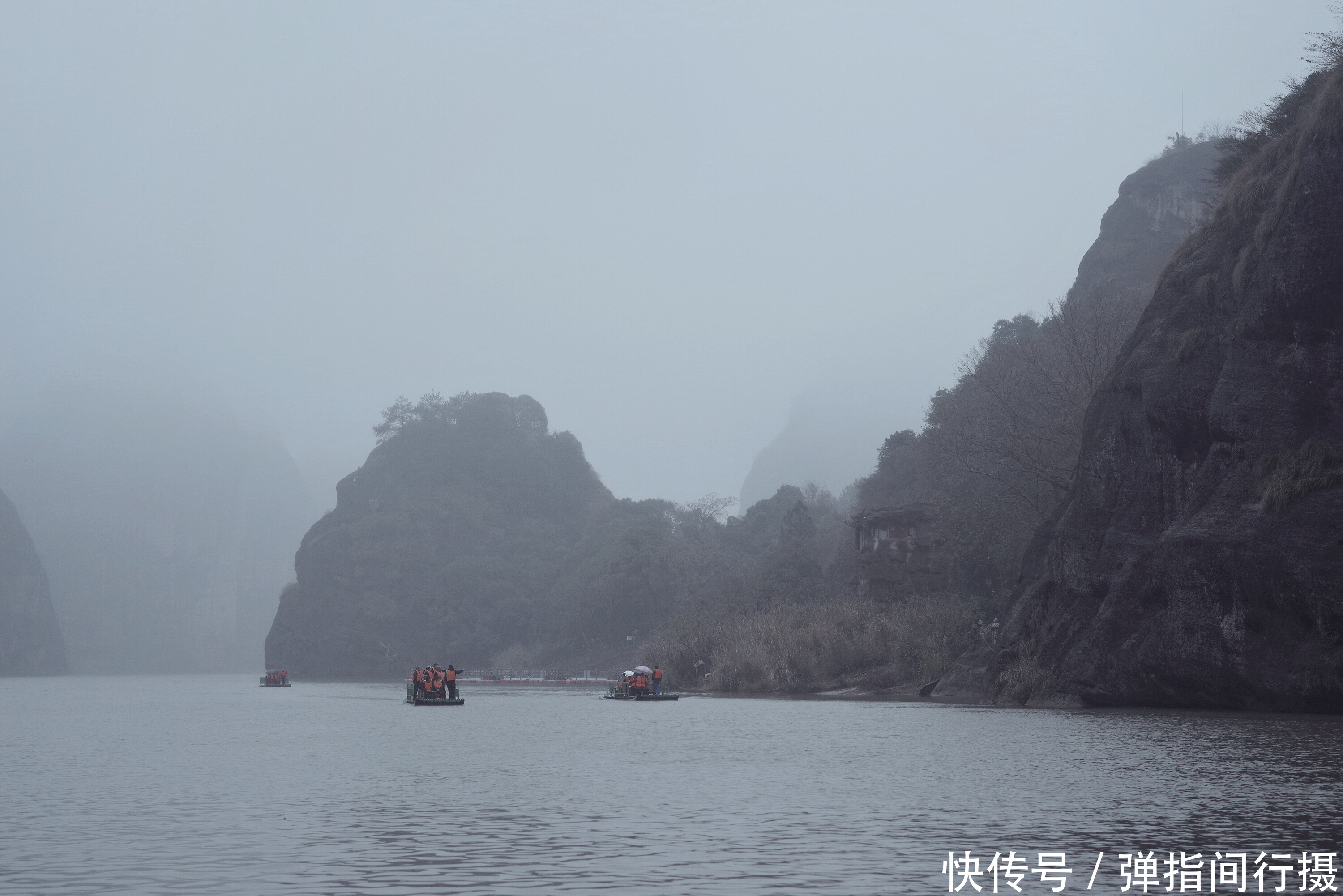 这里号称“中国道教发祥地”，山水美如水墨画，极富仙风道骨意境