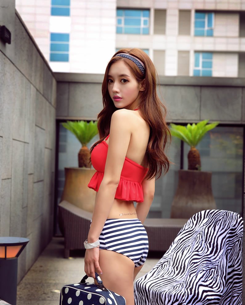 【女人味】性感的泳装小姐姐,迷人的身材,展现出十足女人味!