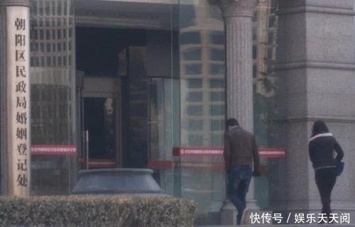 “唐嫣罗晋”现身民政局领证，谣言不攻自破感情好着呢？