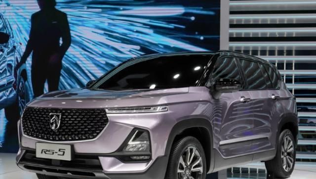  『空间』外观科技感强烈，1.5T+CVT，空间宽敞，10万级SUV还看啥合资车