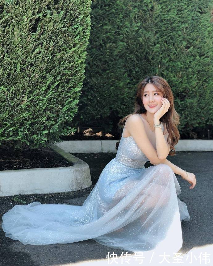 美女|美女街拍:小姐姐穿这么漂亮,估计又做伴娘去了吧!