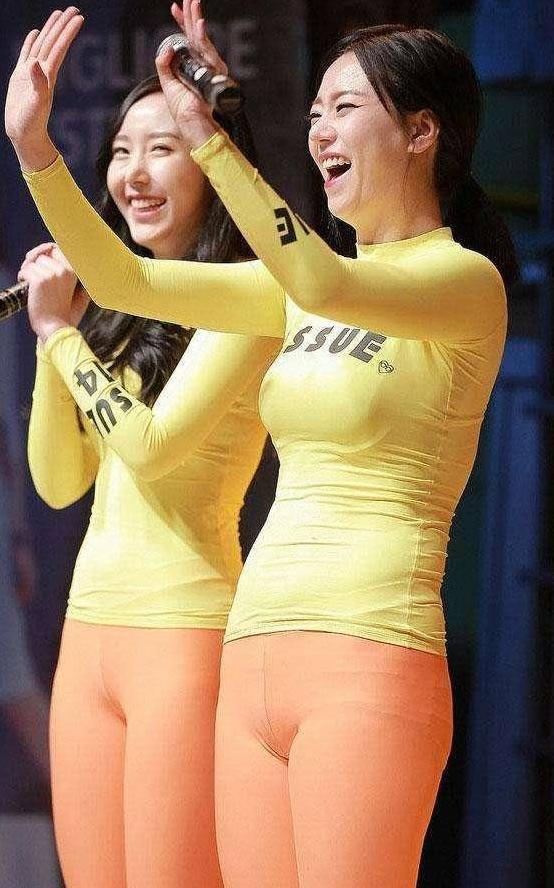 紧身裤完美展示你的风情,，让人眼前一亮，凸显舒服的都市风