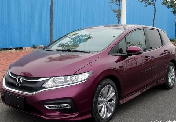 选家用的6座车,先看了这台再说,百公里仅耗油6.4L