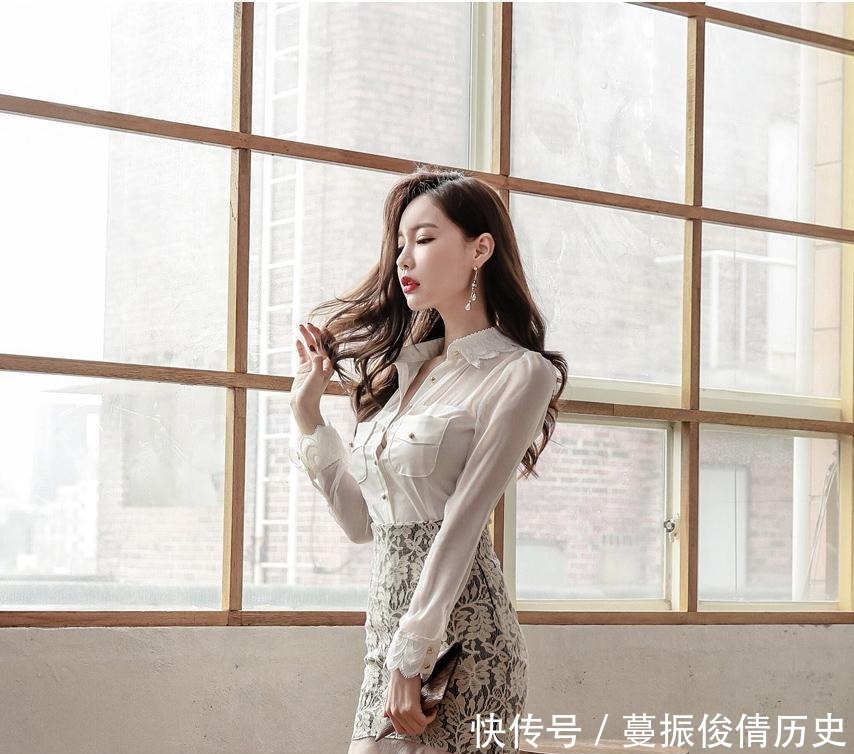  美女■白色半透明纱衬衣, 复古蕾丝包臀鱼尾裙, 打造美女秋日里的慵懒温柔