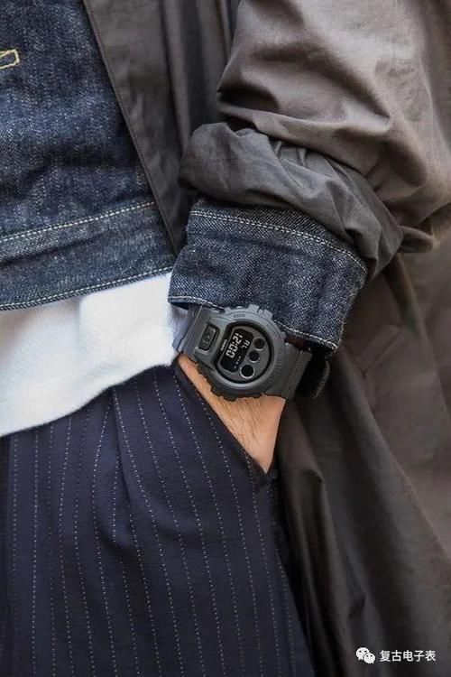  内面表带：CASIO复古风DW6900LU——G-SHOCK35周年纪念版