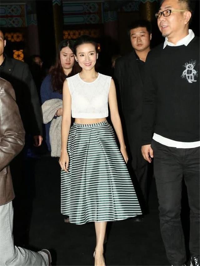 虽然董洁是回不去的冷清秋，不过还是那么漂亮有气质!