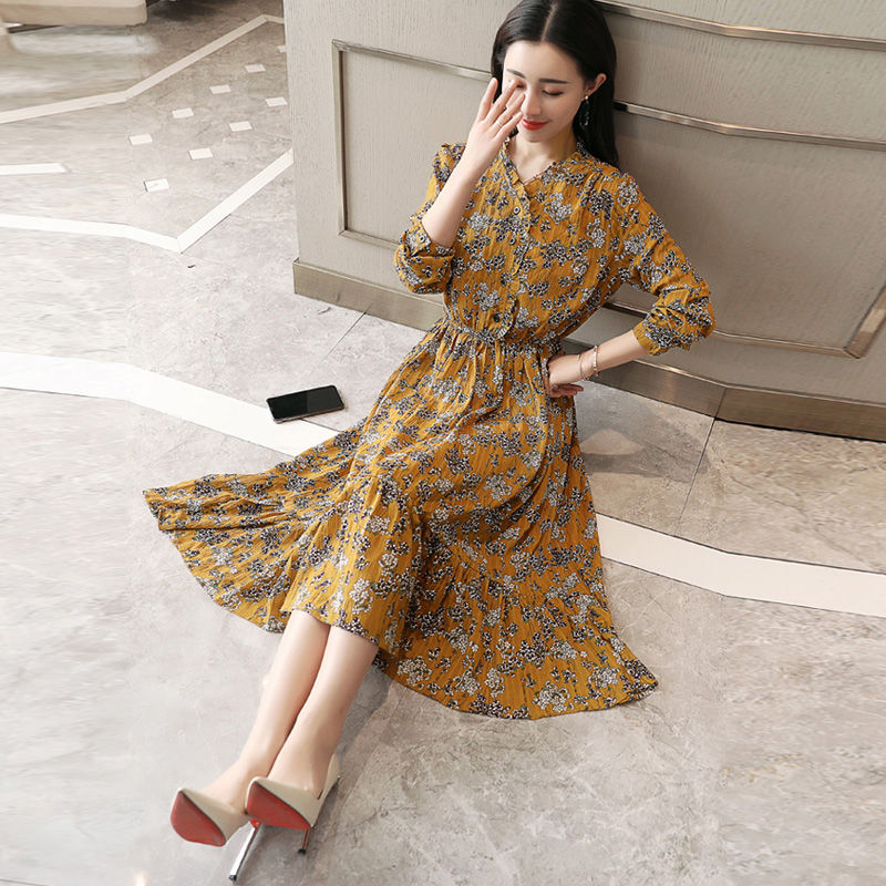 新出的秋装连衣裙，释放女性魅力，不止一点点的好看