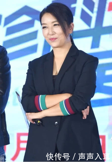 江珊穿着时尚可是脸却暴露了她的真实情况，网友：时间过得真快