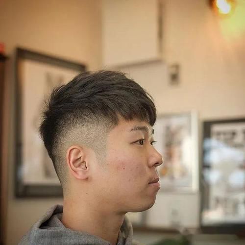  『短发』帅气的男生流行短发，不同造型一样帅气，为你的形象加分