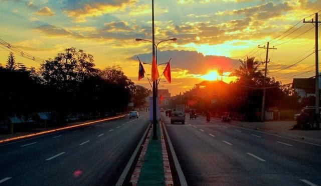 我们最美的一条高速公路，横跨三国却只需要20小时！