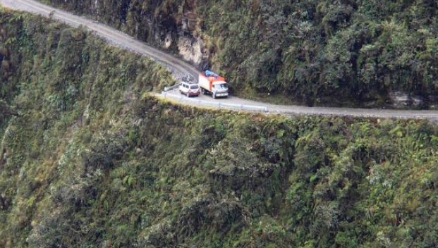 世界最危险公路，每年夺走上百条人命，被称为“死亡之路”
