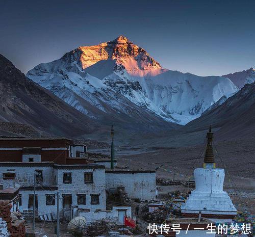 位于西藏珠峰山脚的寺庙,名气碾压亚青寺、色达,却“男女混住”