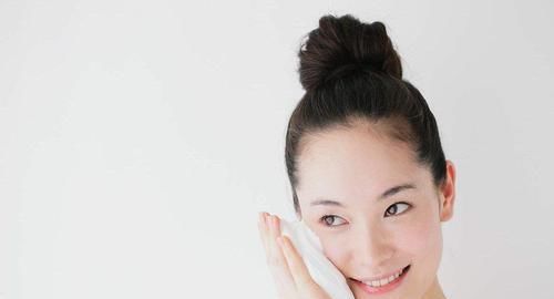  人到中年：谁说女人到中年就是“黄脸婆”，坚持9个护肤小习惯，大妈变姐姐