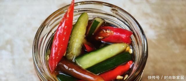  『特别』教你一个开胃又下饭的腌黄瓜，腌出的黄瓜清脆爽口，方法特别简单