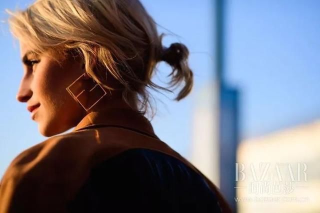 谁的小眼睛还没看过来，我的XXXL号耳环吸引不了你么?