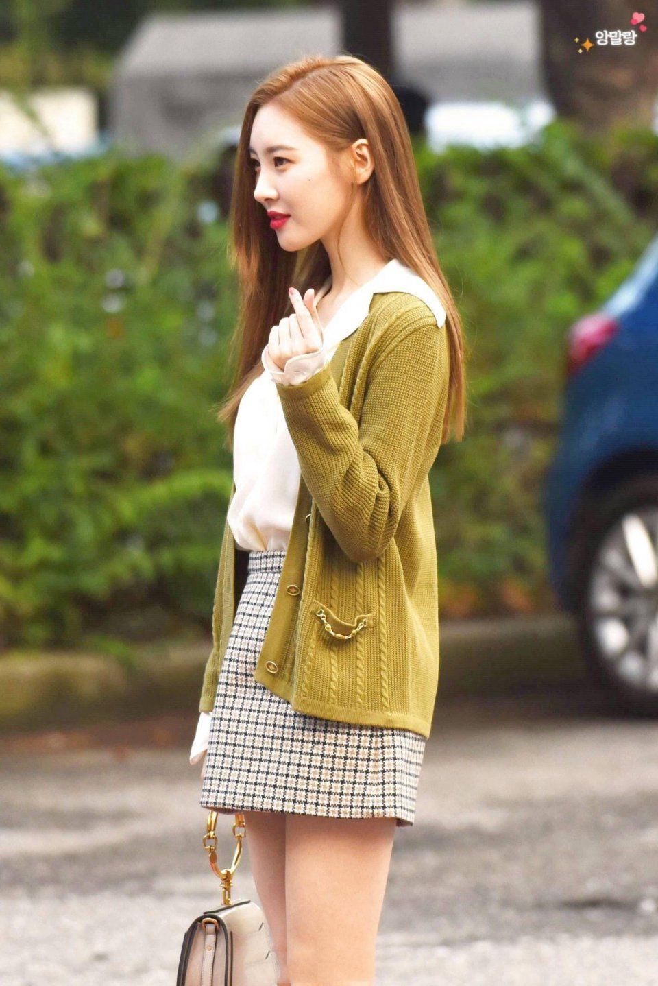 南韩腿精宣美只是腿精?一直看到了她的美腿忽略了人家的美貌啊!