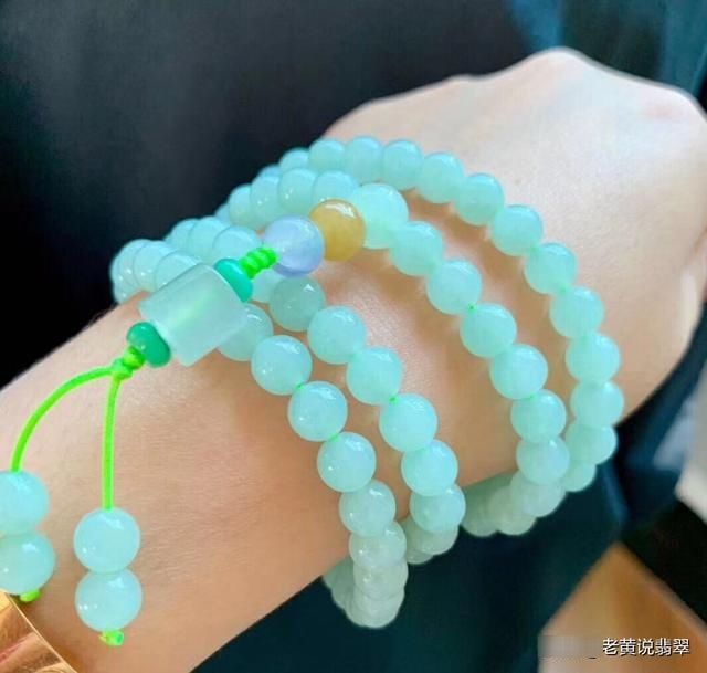  [手镯]不知道送爱人什么东西？别急！明白翡翠戒指、手镯的寓意，再去挑
