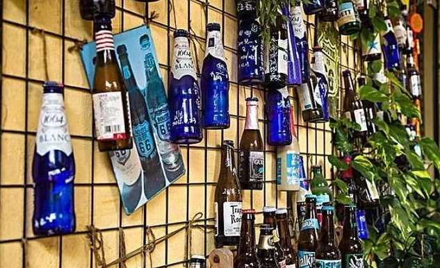  「回收」农村的旧啤酒瓶，10多年前5毛一个回收，现在为啥没人要