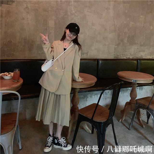 「告别」天气暖和,是时候穿上西装+裙子了,让你告别土气!