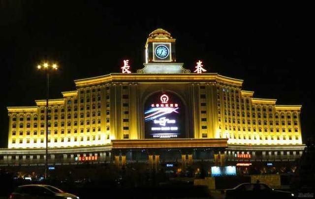  「比拼」中国各大城市火车站书法题字大比拼，哪个写得最好？