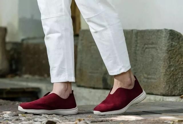 长大了，我也想偷穿妈妈的鞋……