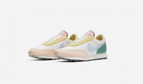 「拖鞋」一周运动新品 | 耐克灯芯绒新鞋配泼墨外底,Yeezy户外拖鞋登场