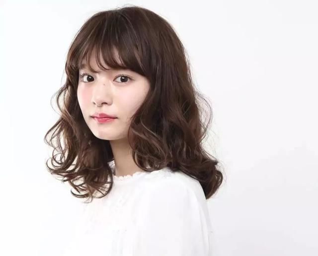 想要瘦脸，这10款发型就够了