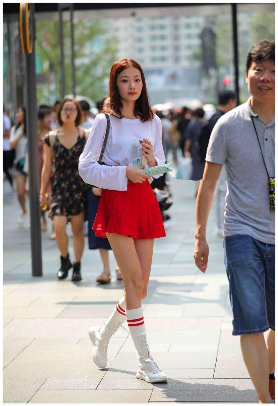 「美美」百褶裙穿搭雷区太多?跟着达人这样穿搭才是美美的,显瘦又时髦