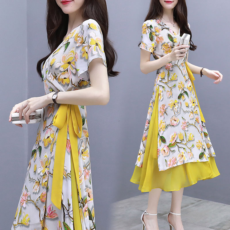 女人胆子越来越大了，短裙不穿安全裤，却从不怕走光!美丽又性感