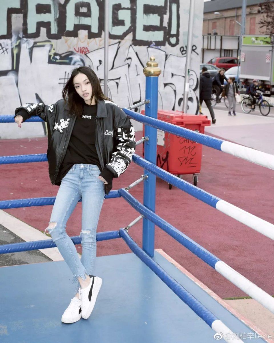 九分裤+运动鞋，才是入秋最潮搭配!!!