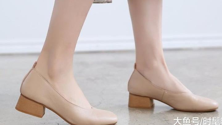 不要穿毁脚的尖头细高跟了, 复古的方头粗跟鞋, 才是真爱