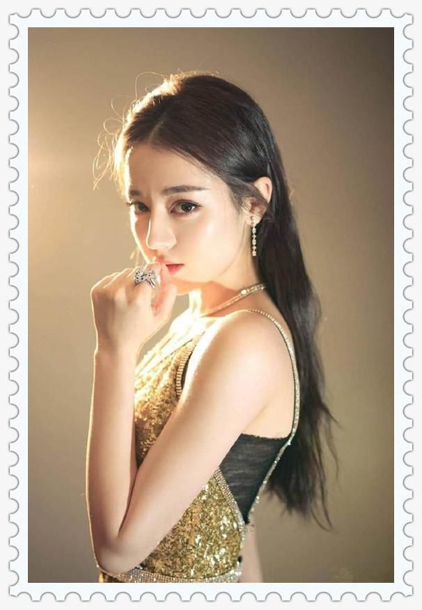 看了88斤周冬雨穿吊带裙，再看94斤热巴，你还会奋不顾身的减肥吗