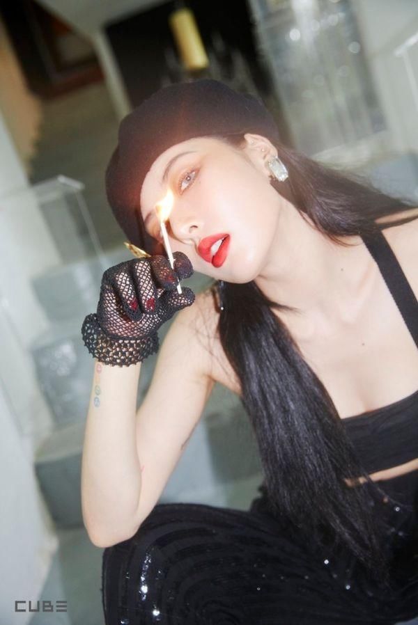 救命｜泫雅的浴缸照撩哭我，瘦还有胸真的太过分啦！