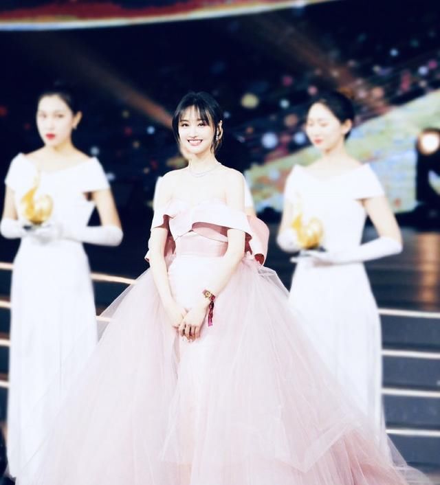 杨幂杨颖对付刘亦菲