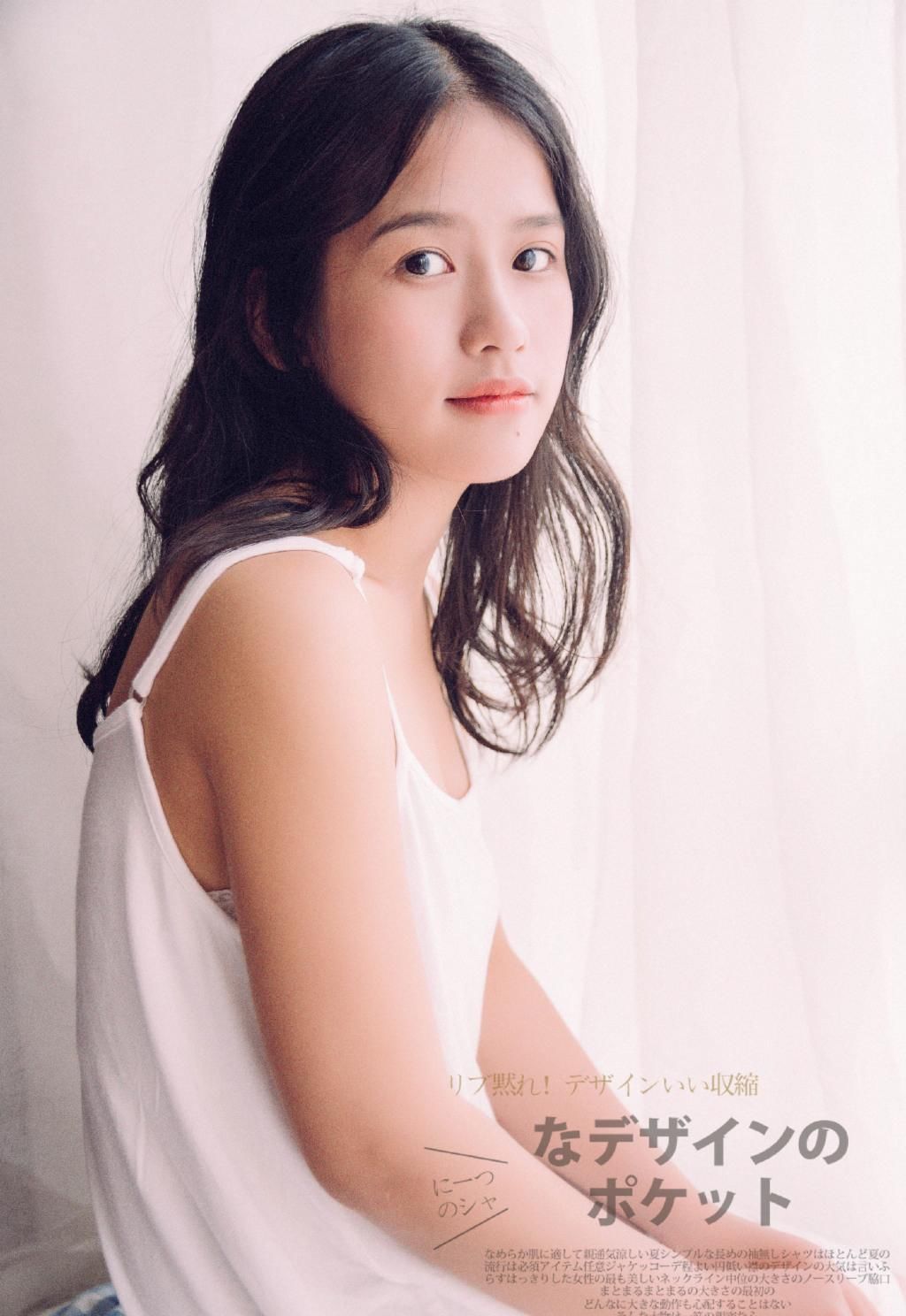 睡衣美女白色吊带低胸爆乳美女图片