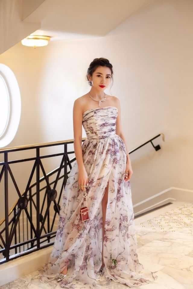 穿印花连衣裙，戚薇霸气，陈乔恩端庄优雅，热巴性感迷人！