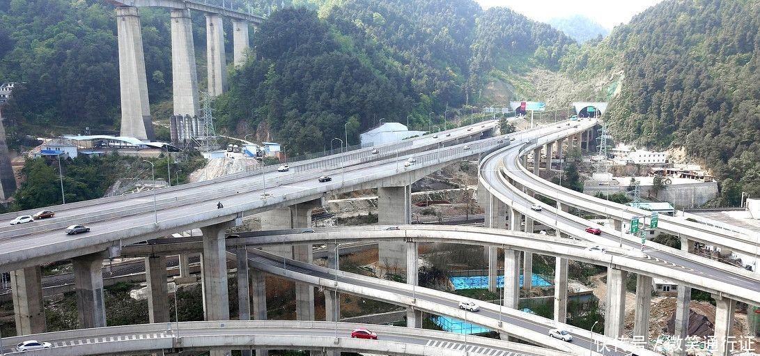  「在云端」贵州有个最复杂立交桥, 比重庆立交桥都“绕”导航都