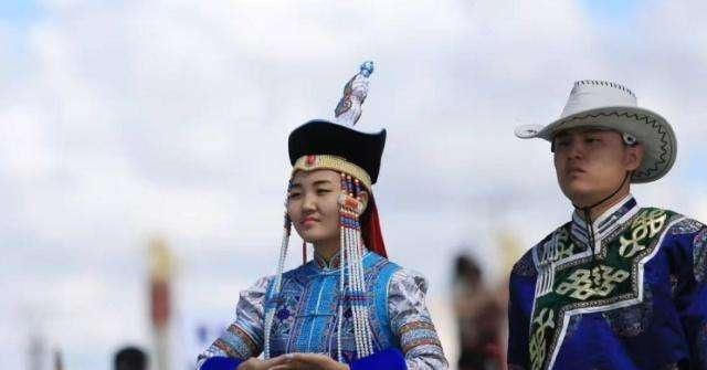 在蒙古包过夜,主人会在床头系一根“红绳”,游客碰了会怎么样?