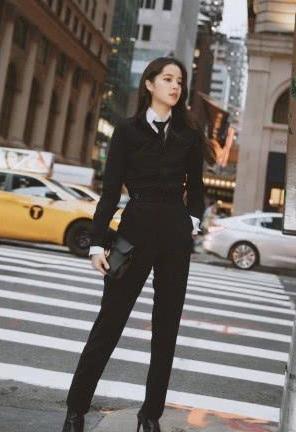 纽约时装周众星云集，最有看头的却是她，分分钟碾压韩国女神！