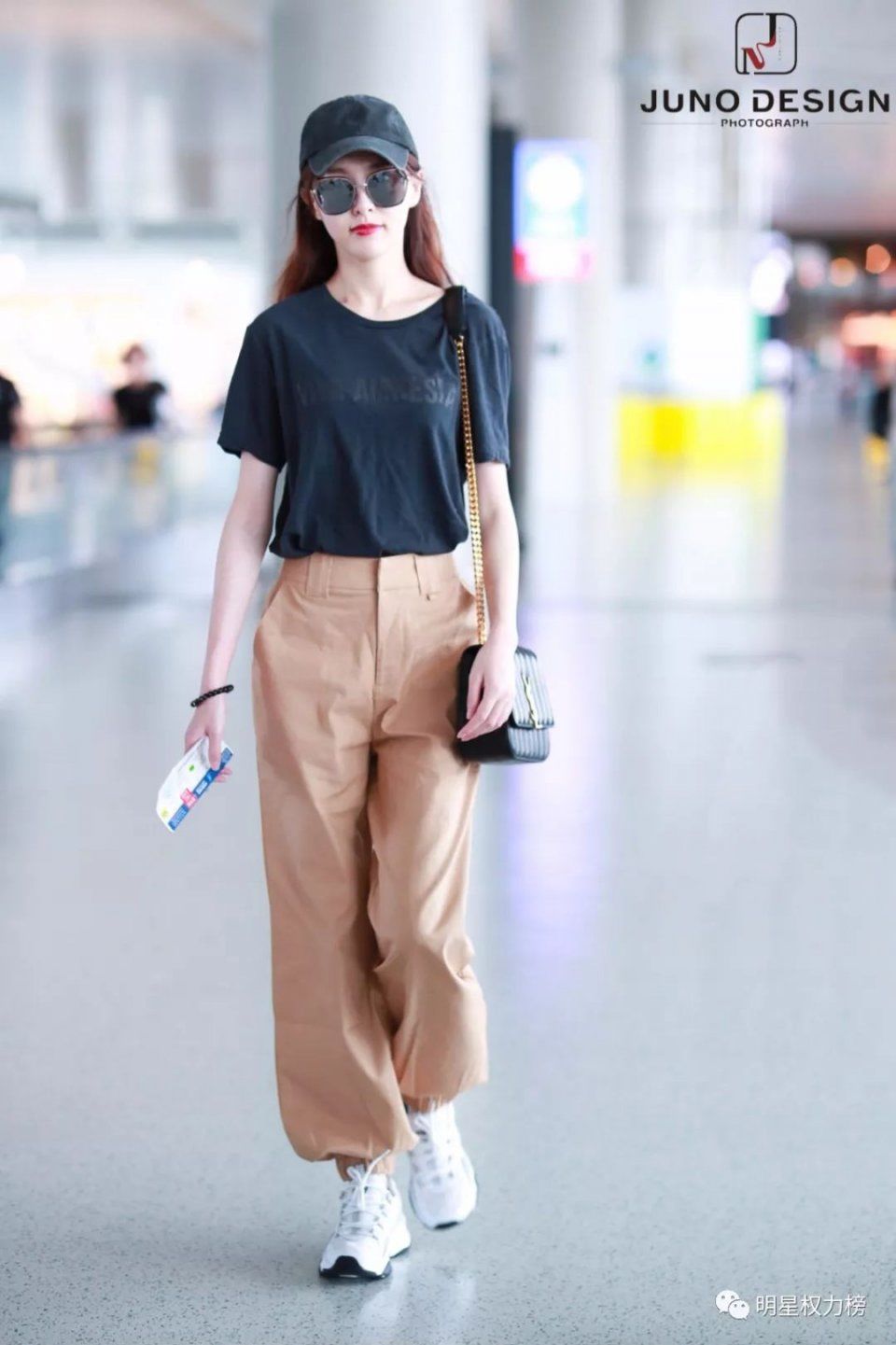 女明星私服PK，穿搭效果最佳的竟是她?